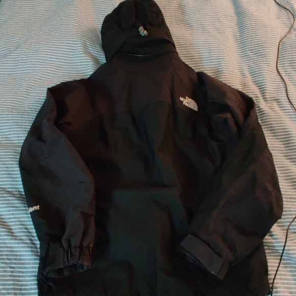 EUC North Face HyVent Shell - Picture 9 of 10